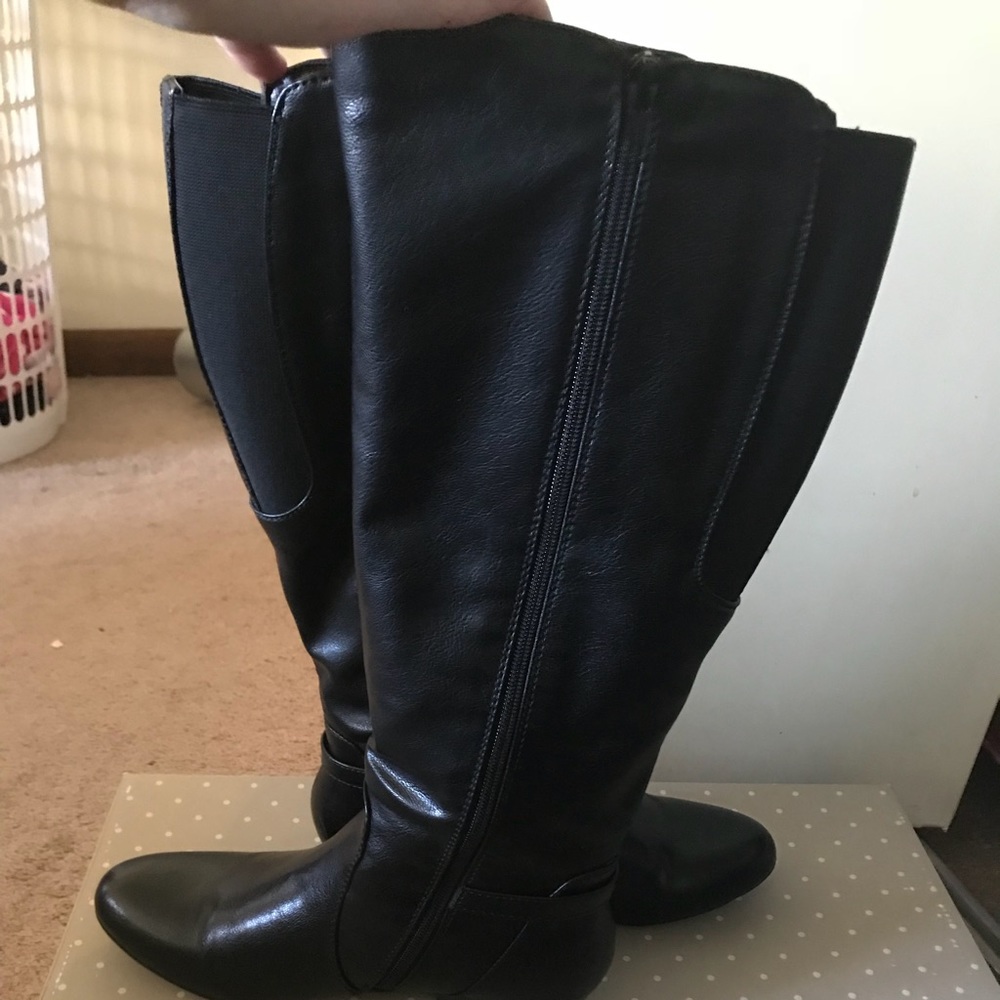 Black boots